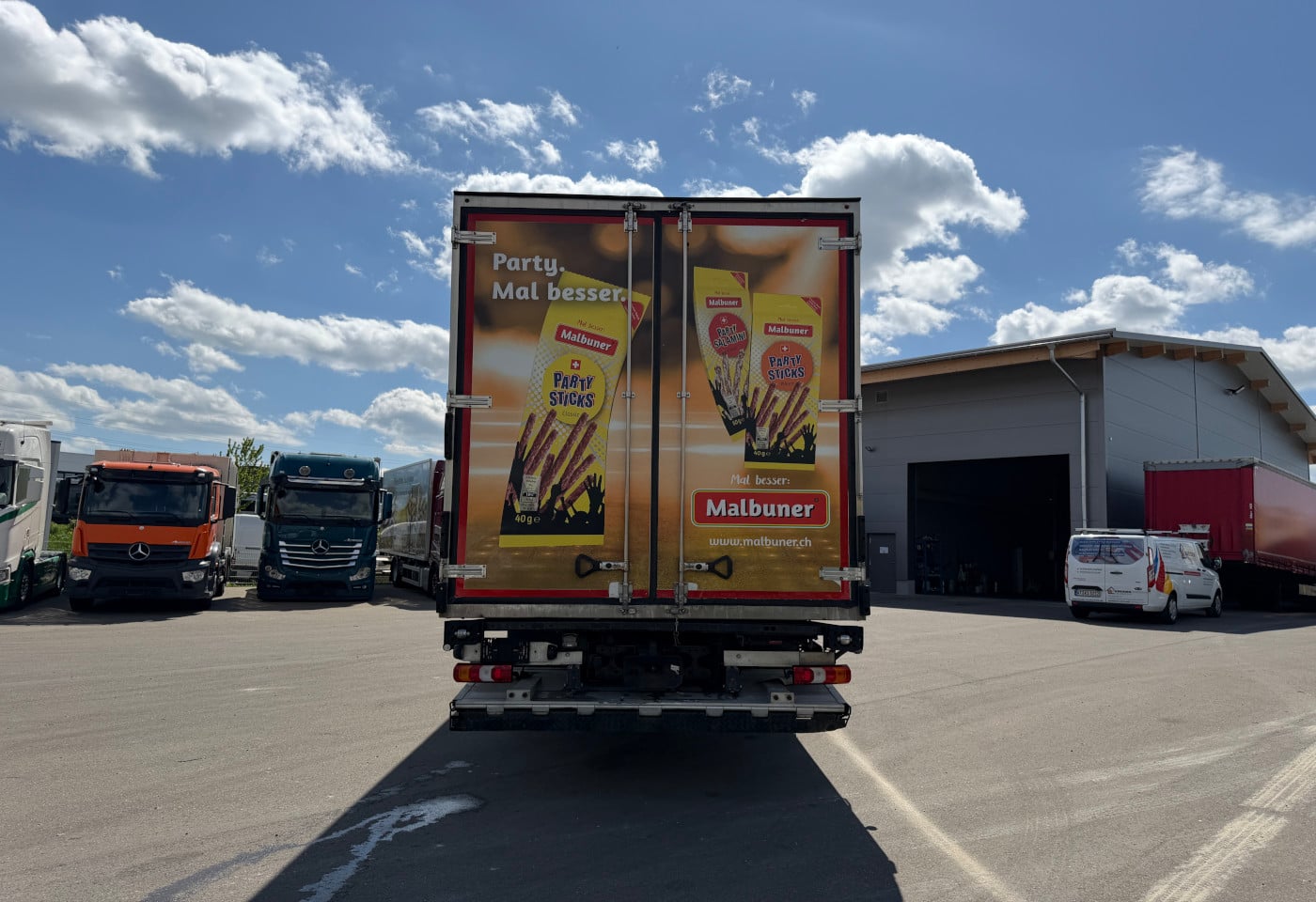 MOTO6625_2892054 vehicle image