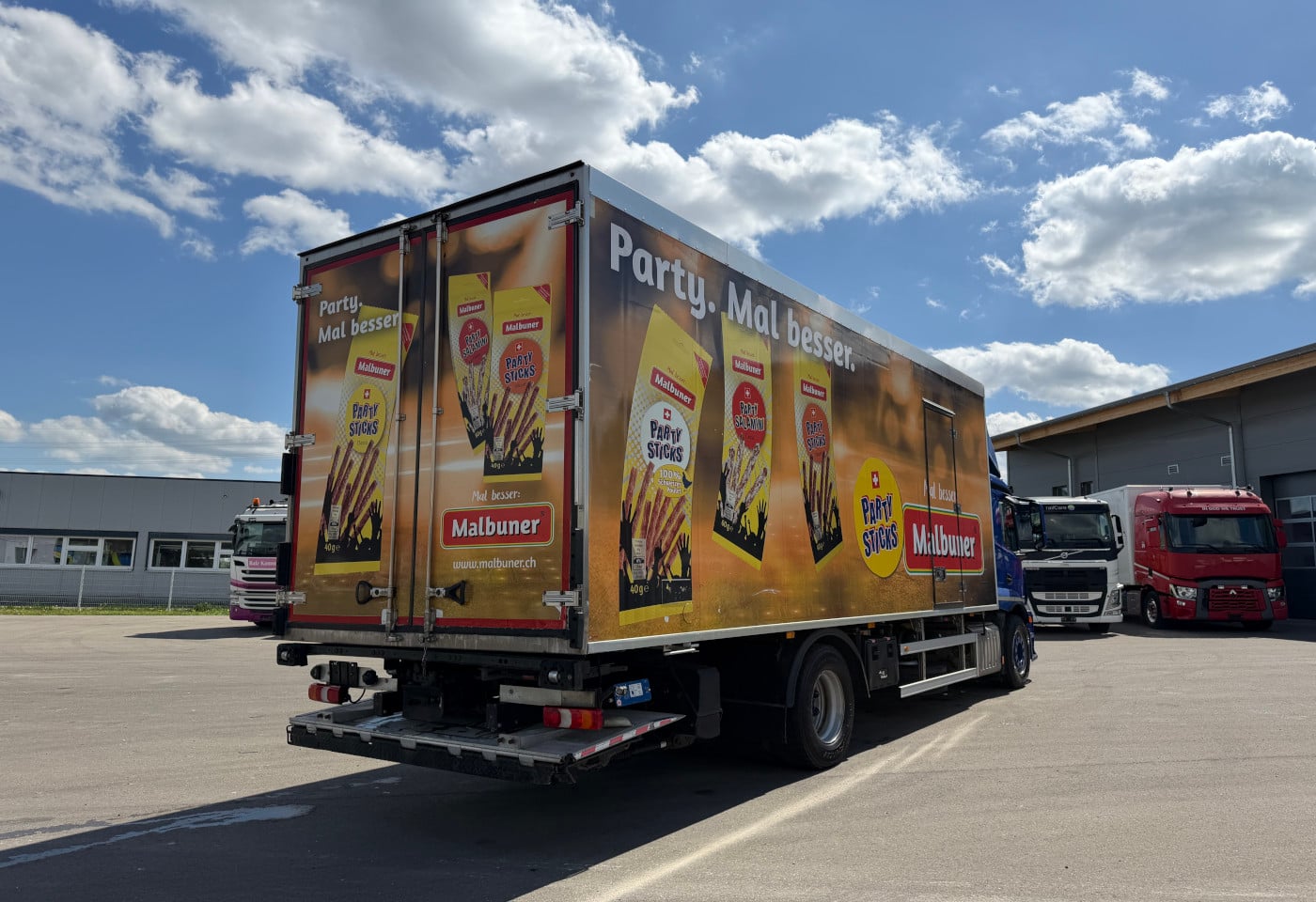 MOTO6625_2892054 vehicle image