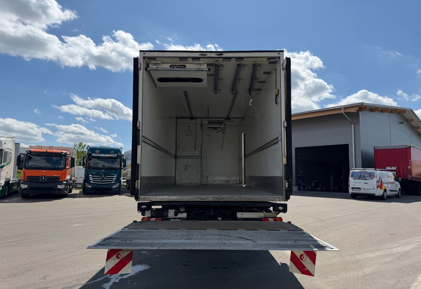 MOTO6625_2892054 vehicle image