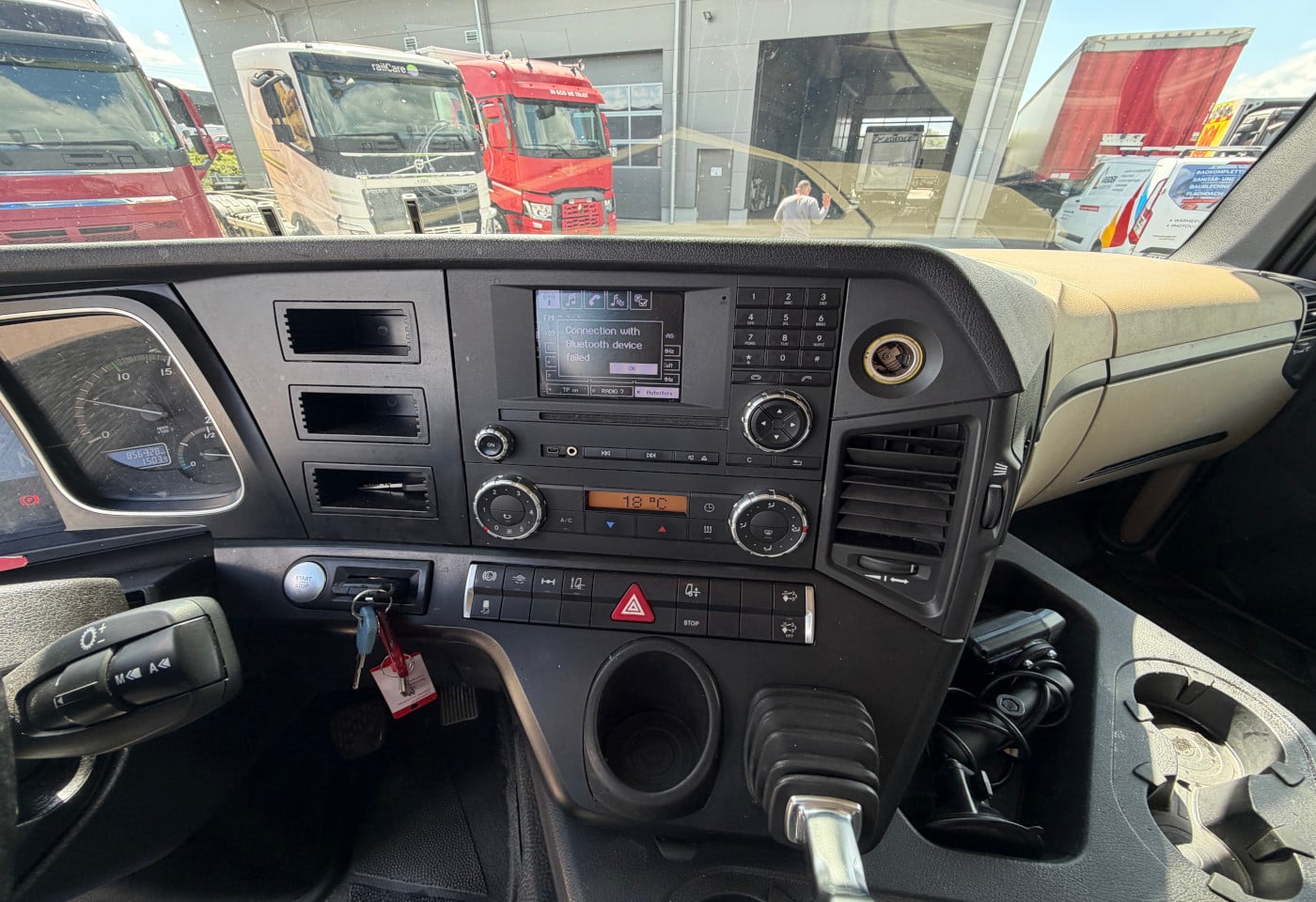 MOTO6625_2892054 vehicle image