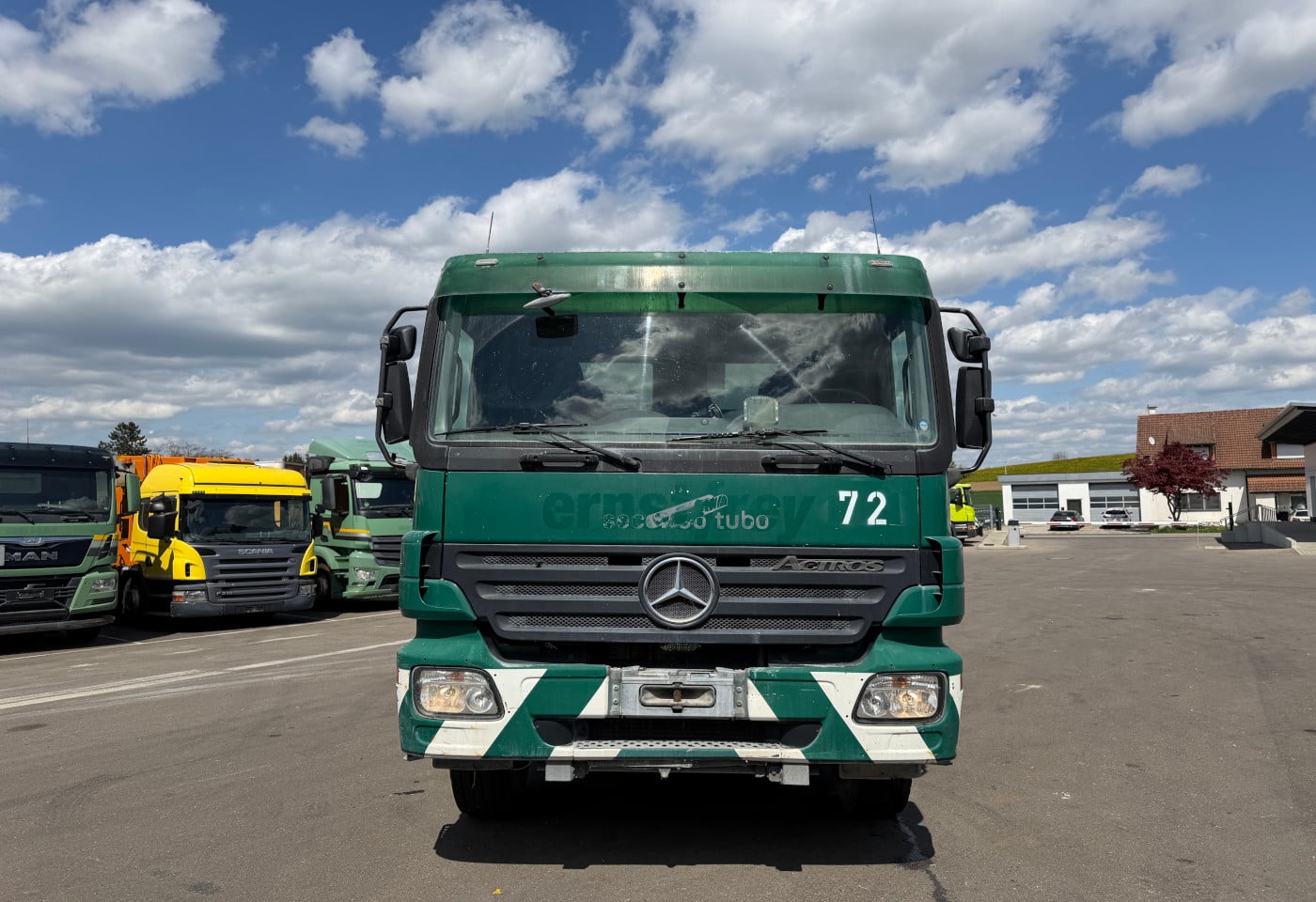 MOTO6625_2892136 vehicle image