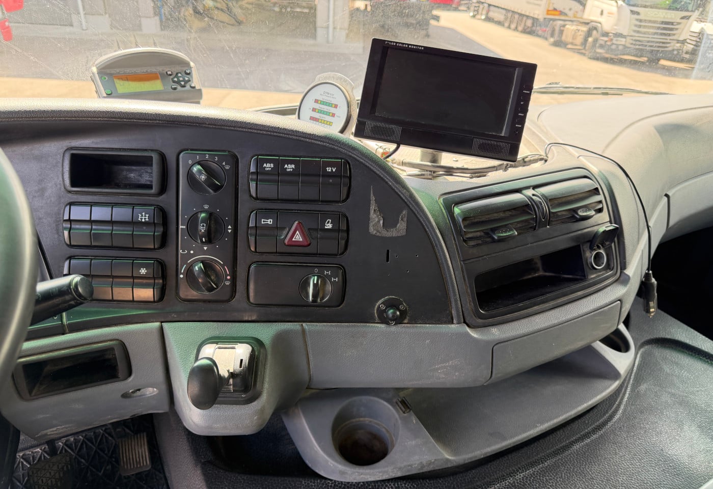 MOTO6625_2892136 vehicle image