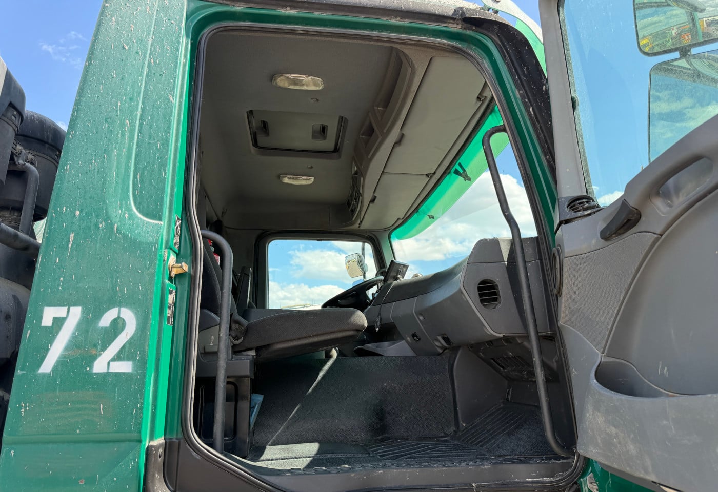 MOTO6625_2892136 vehicle image