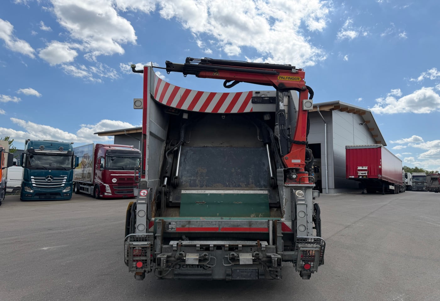 MOTO6625_2891400 vehicle image