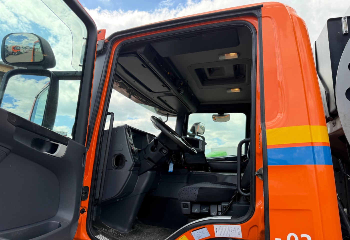 MOTO6625_2891400 vehicle image