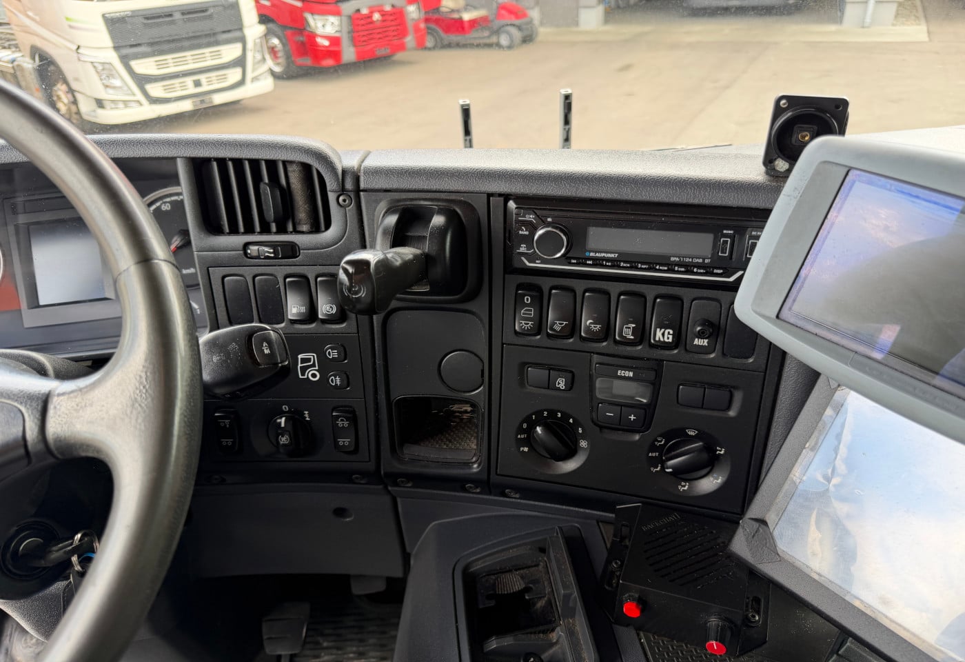 MOTO6625_2891400 vehicle image