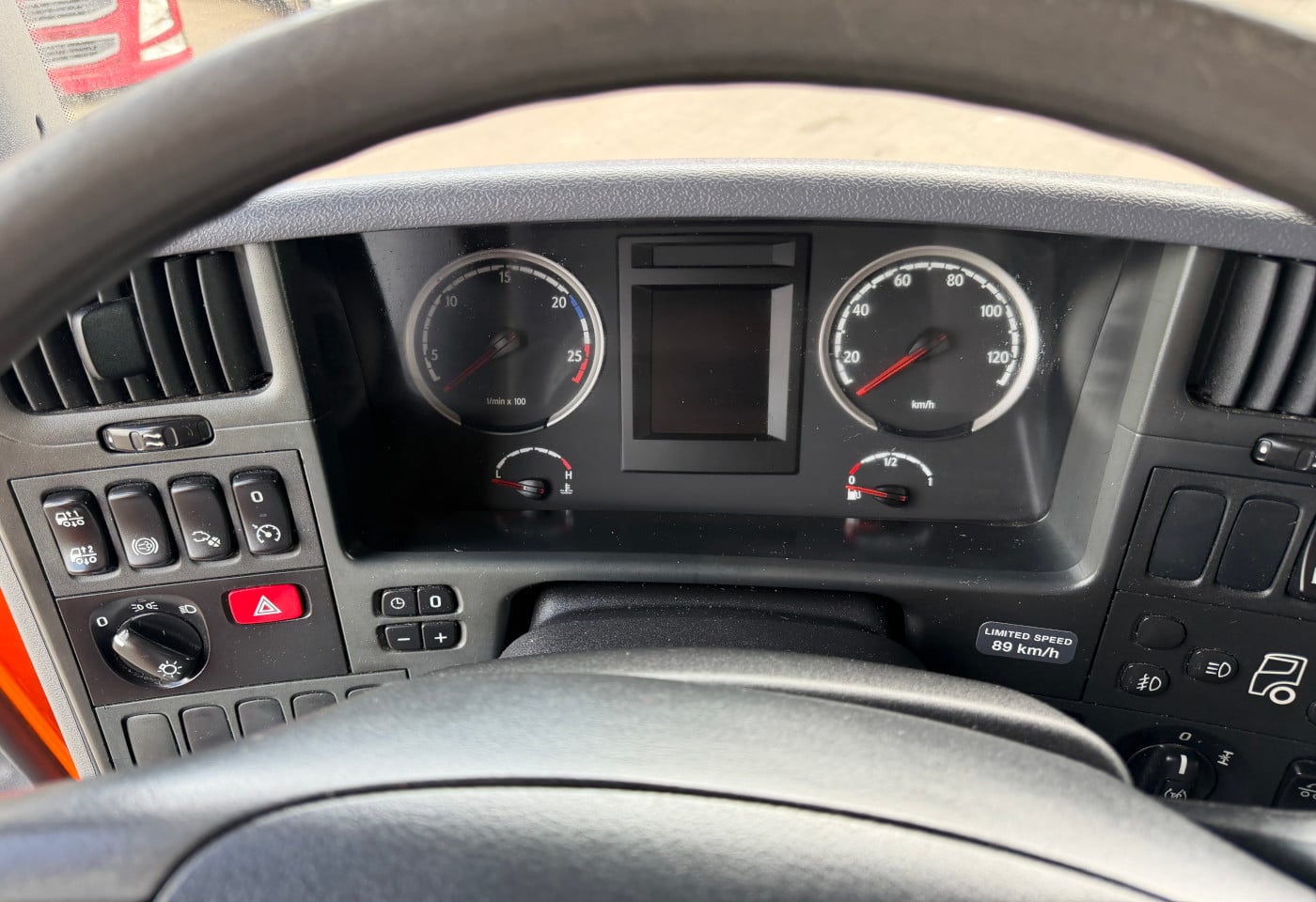 MOTO6625_2891400 vehicle image