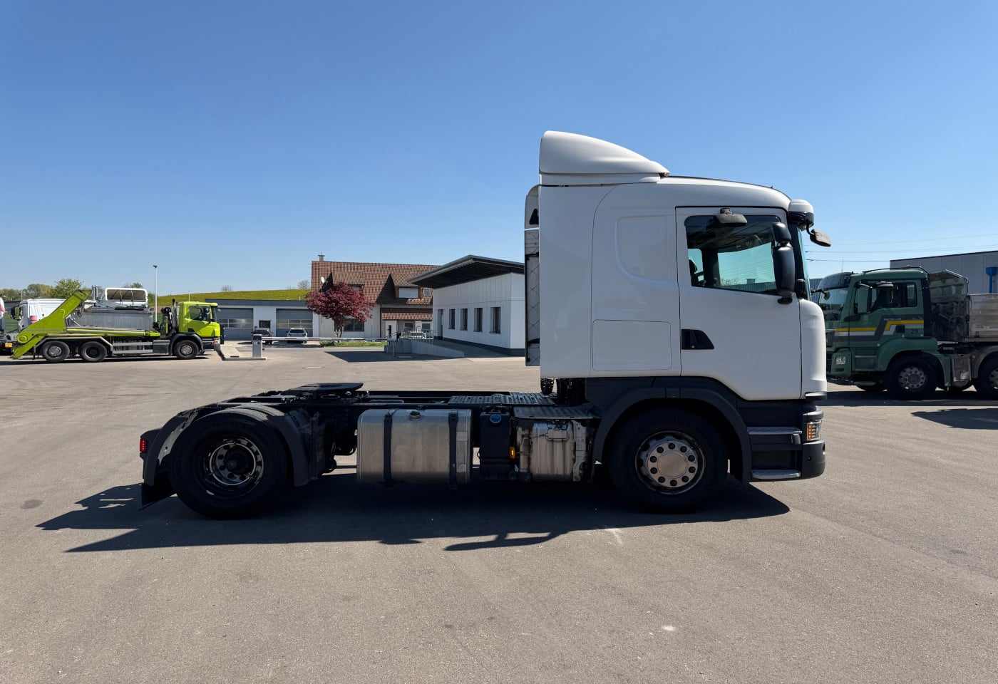 MOTO6625_2892596 vehicle image