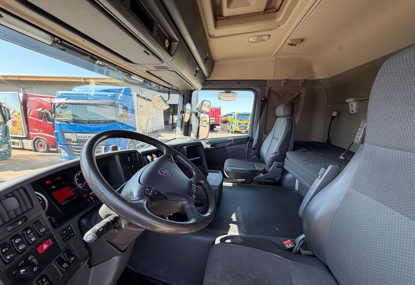 MOTO6625_2892596 vehicle image