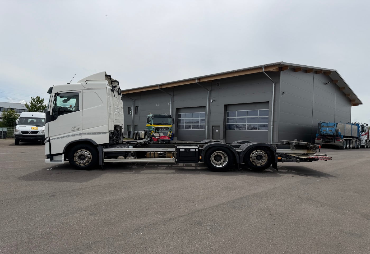 MOTO6625_2921901 vehicle image