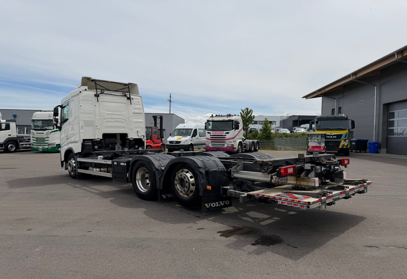 MOTO6625_2921901 vehicle image