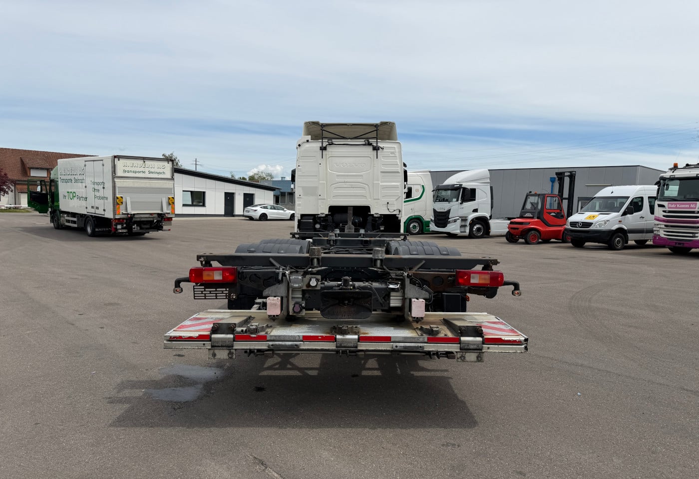 MOTO6625_2921901 vehicle image