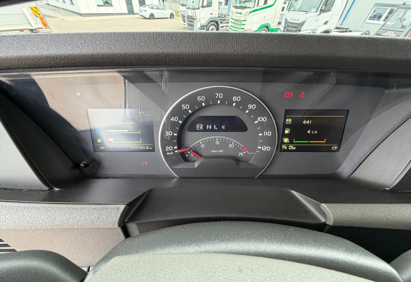 MOTO6625_2921901 vehicle image