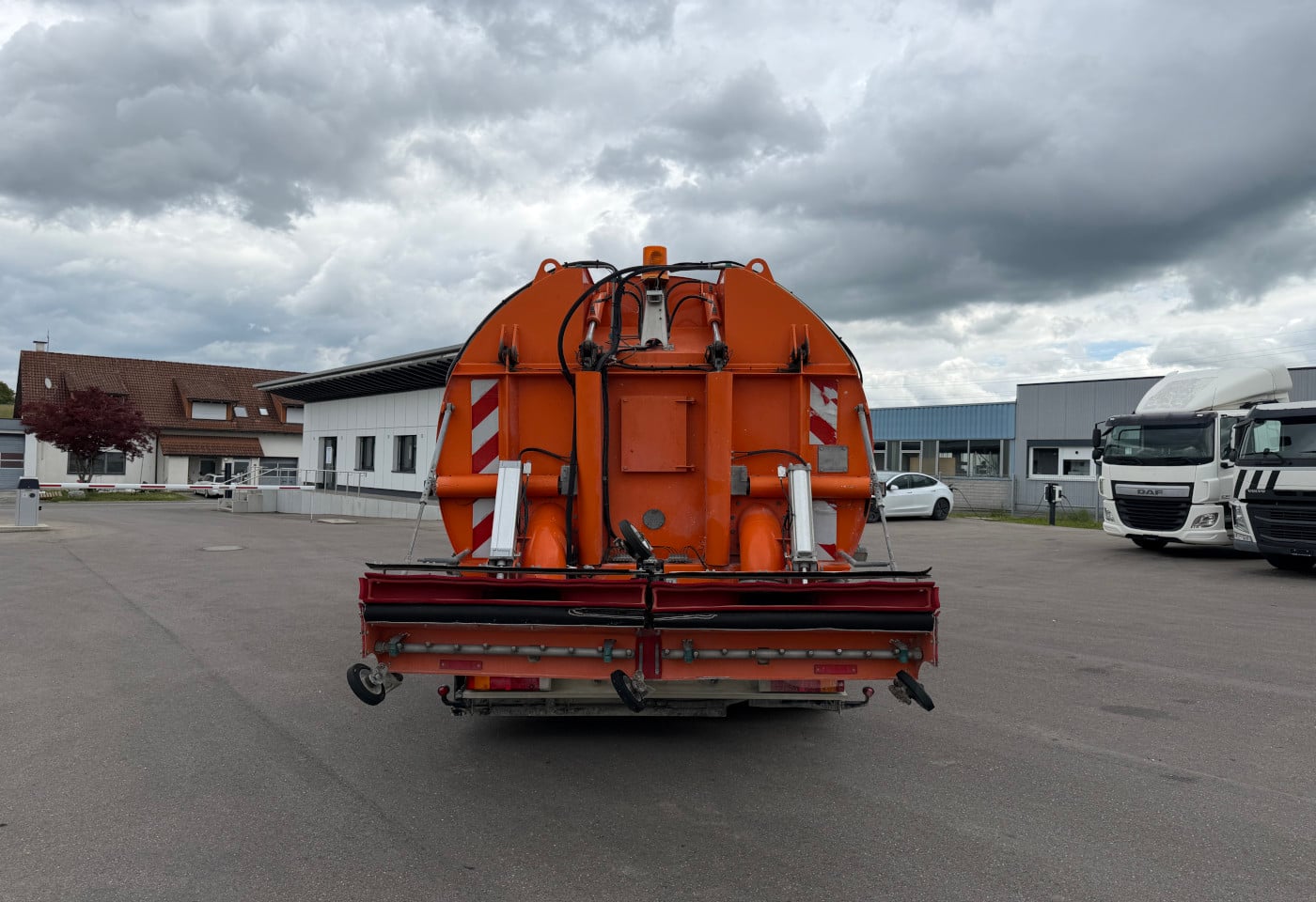 MOTO6625_2923765 vehicle image