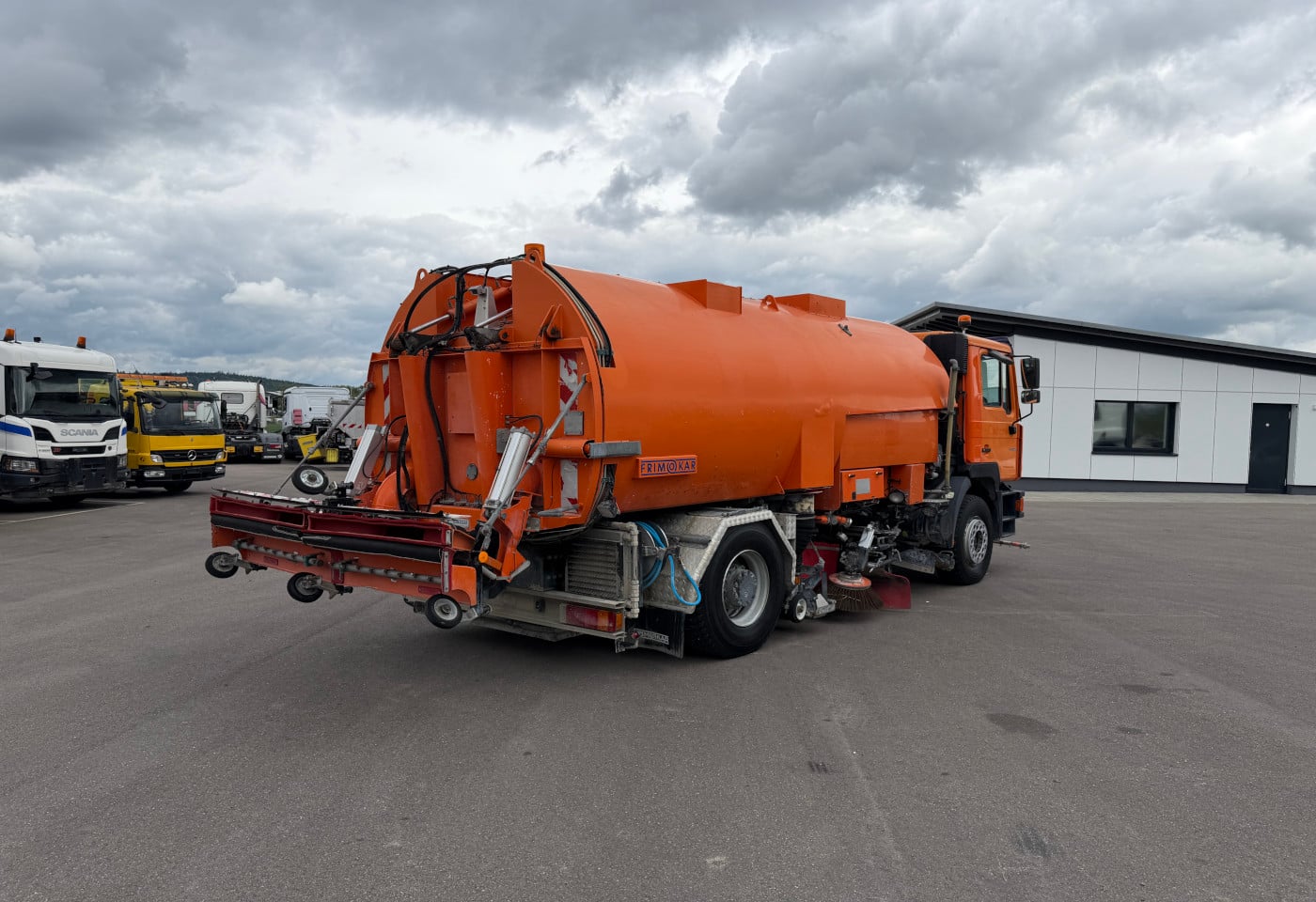 MOTO6625_2923765 vehicle image