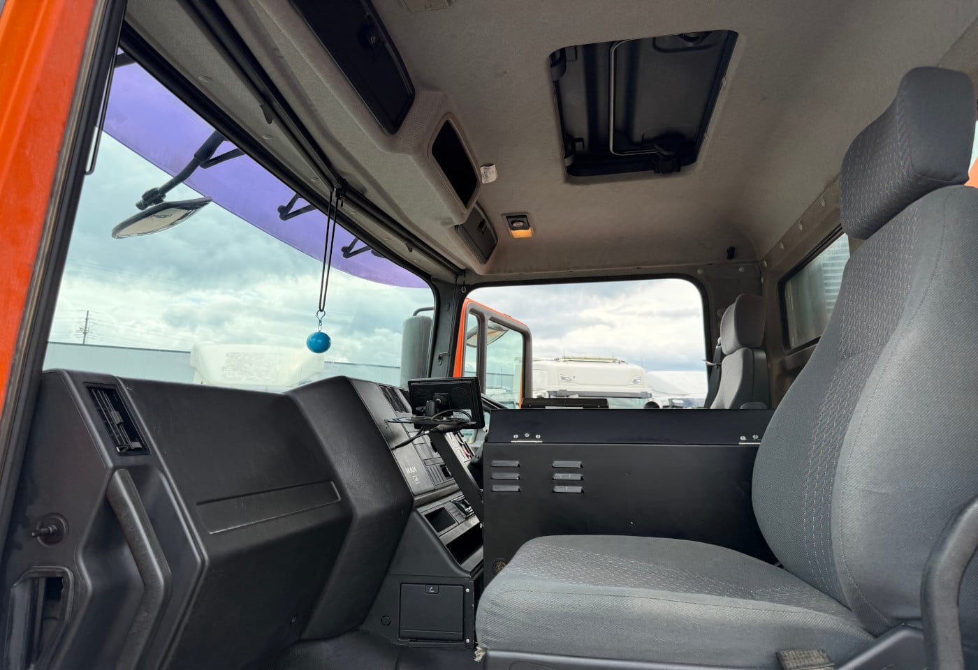 MOTO6625_2923765 vehicle image
