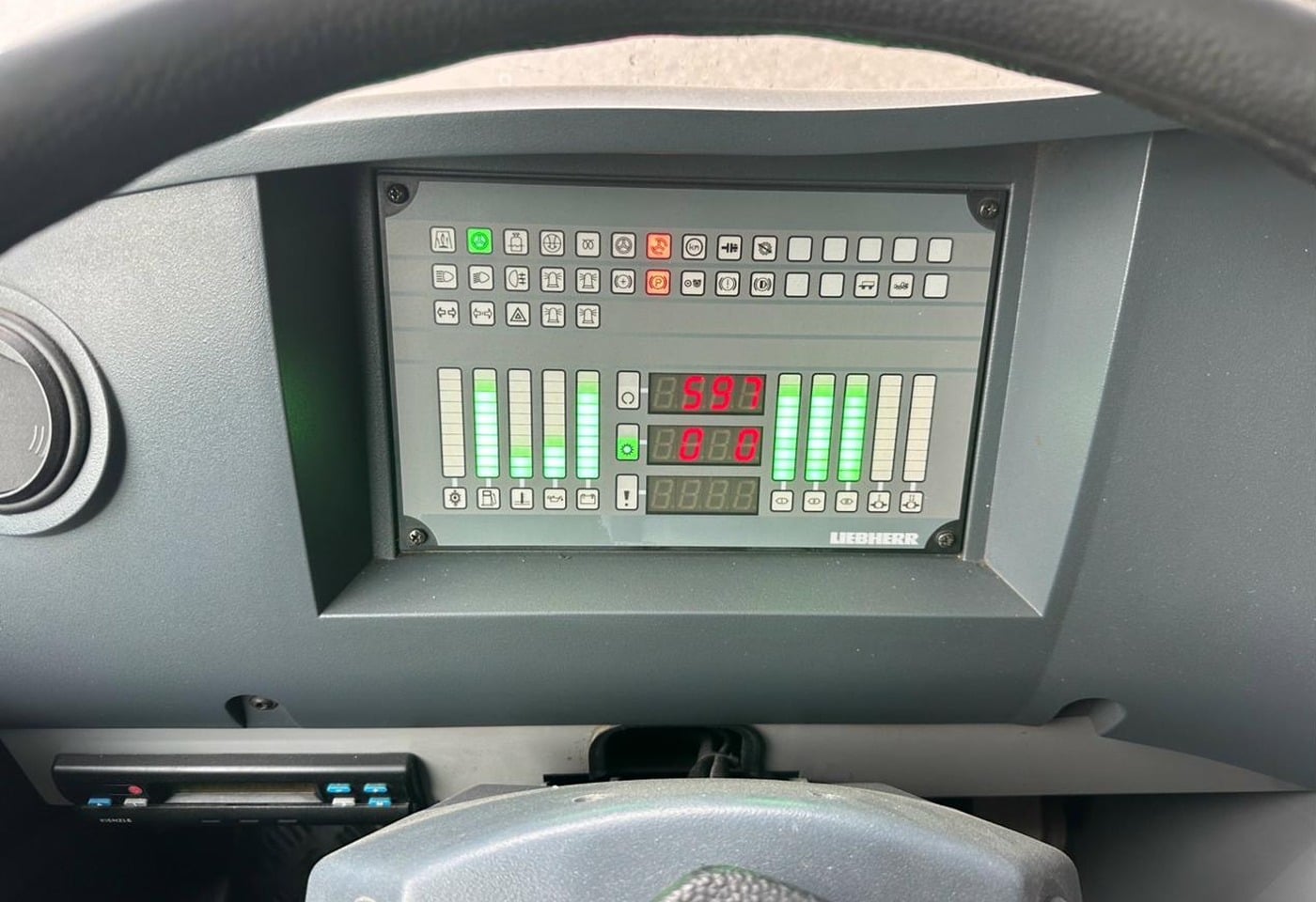 MOTO6625_2865765 vehicle image