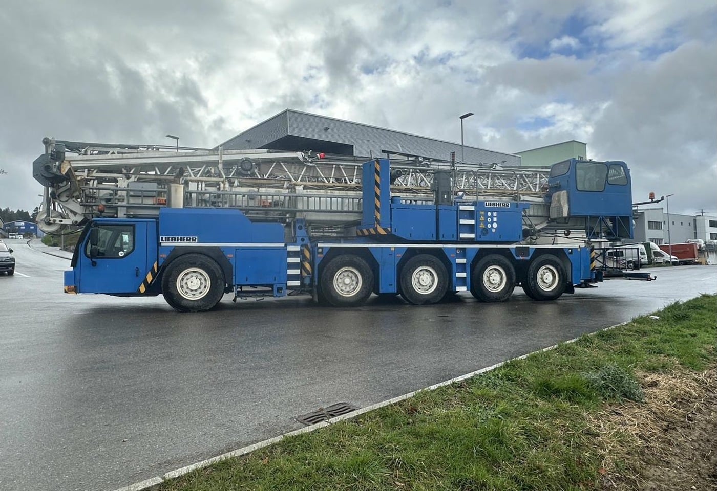 MOTO6625_2865765 vehicle image