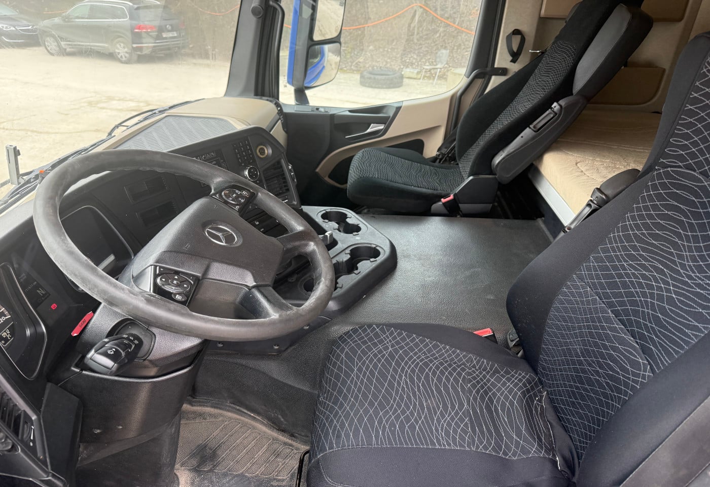 MOTO6625_2837928 vehicle image