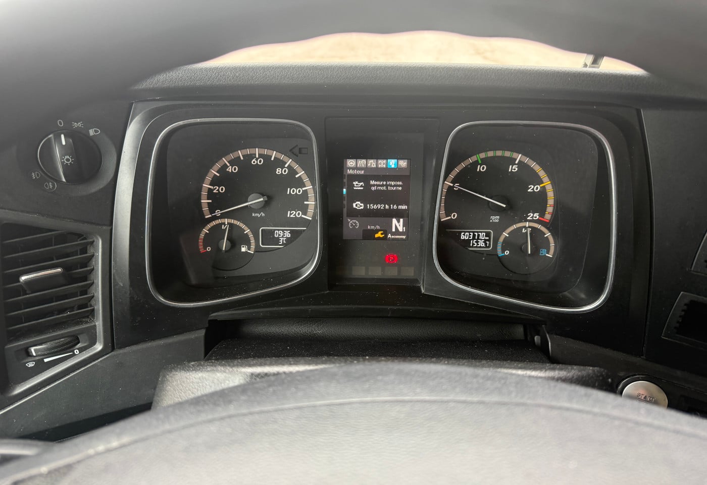 MOTO6625_2837929 vehicle image