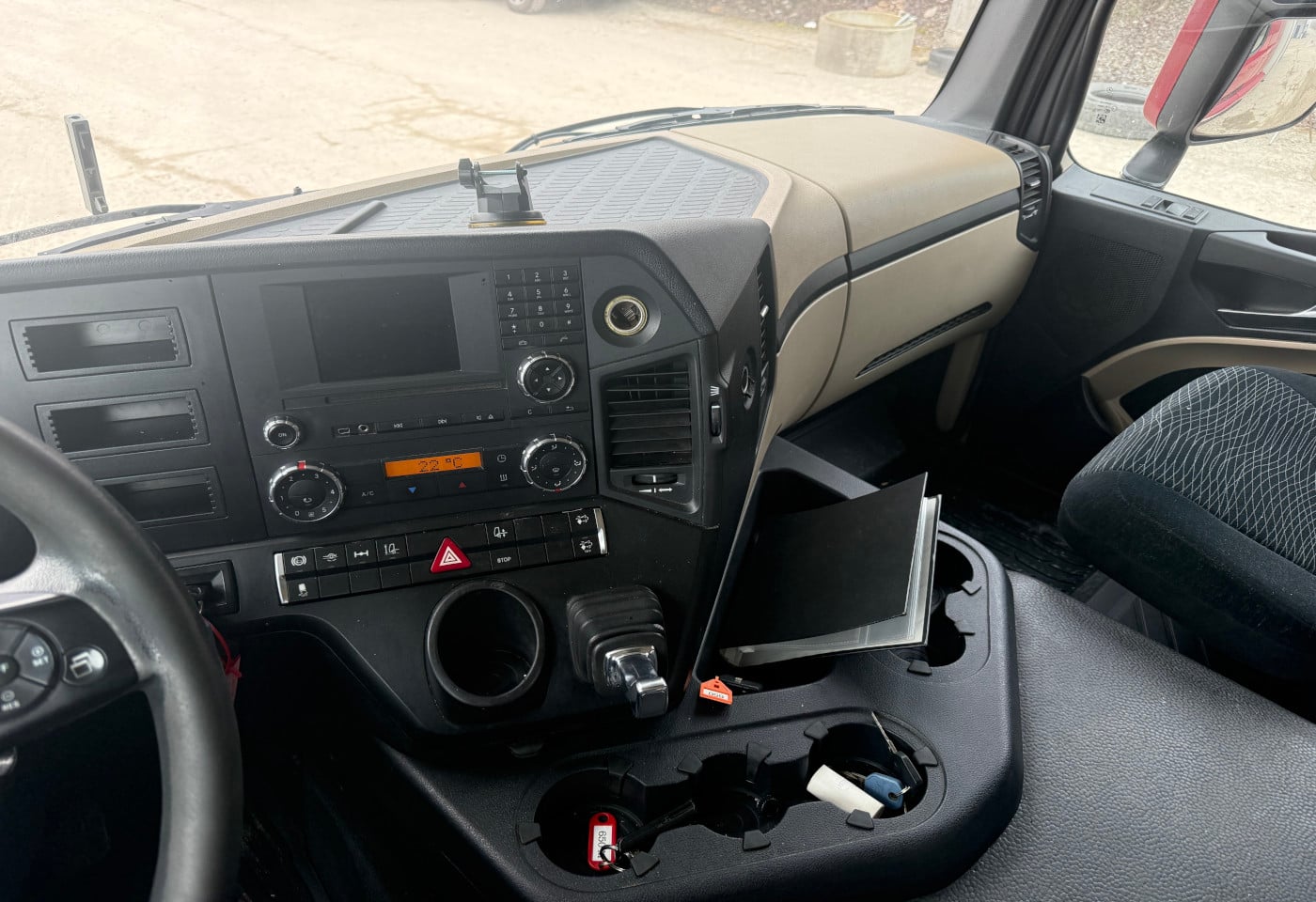 MOTO6625_2837929 vehicle image