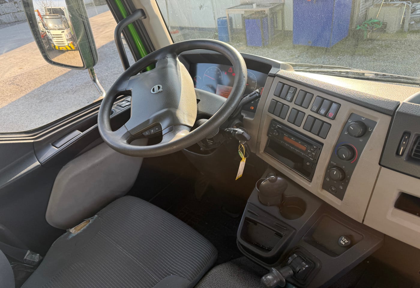 MOTO6625_2838108 vehicle image