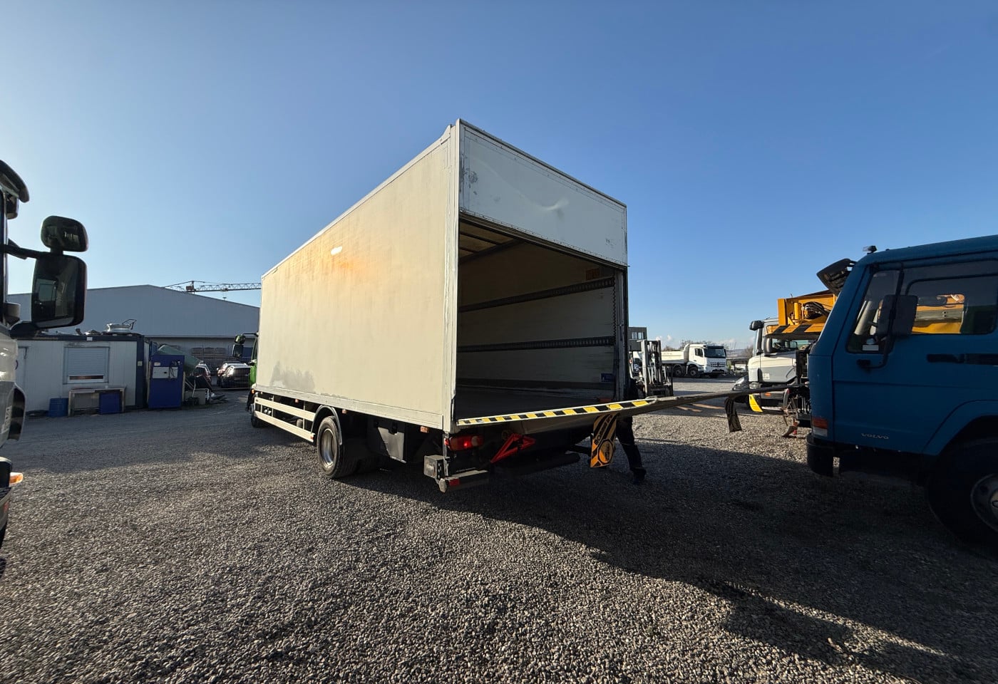 MOTO6625_2838108 vehicle image