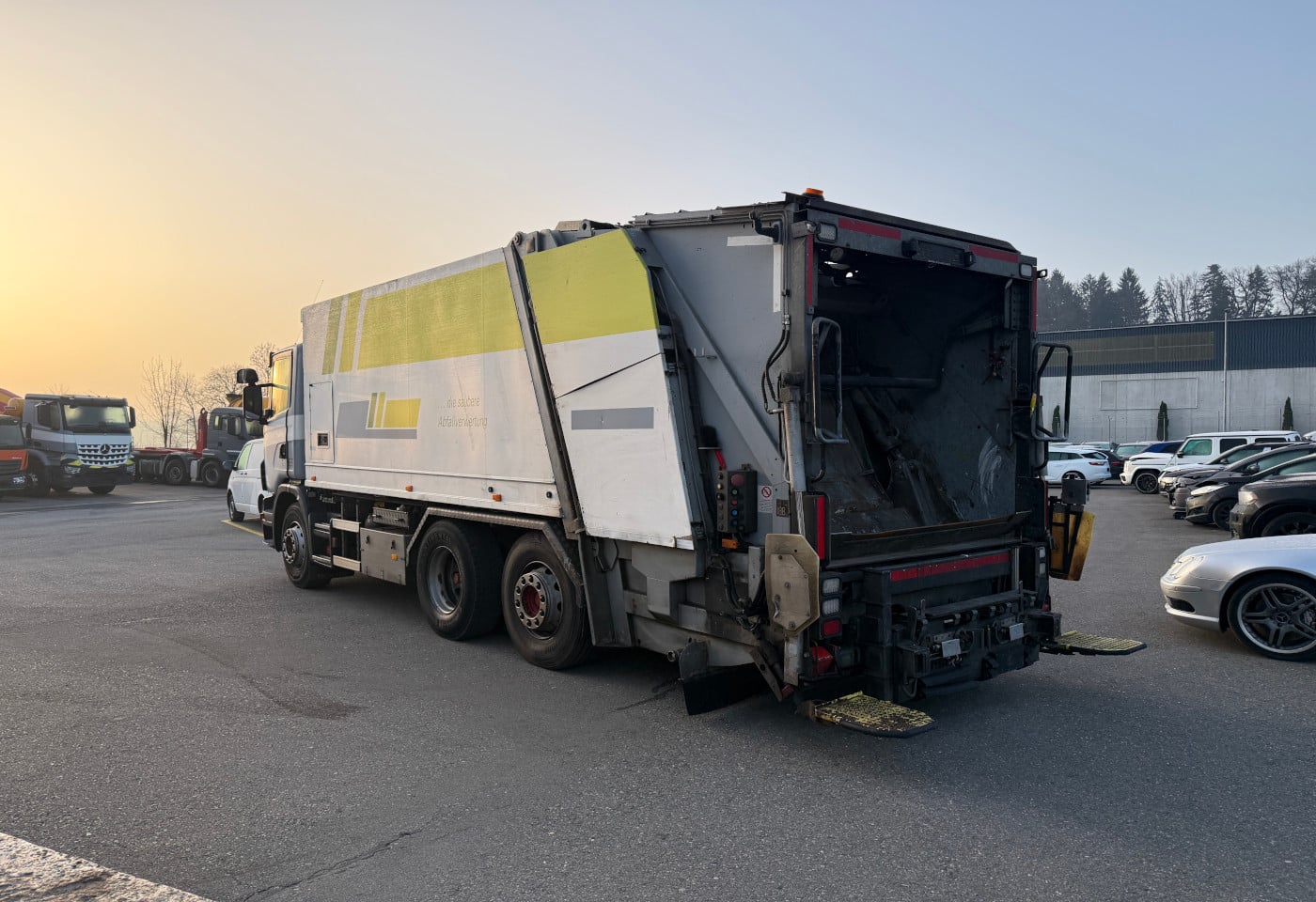 MOTO6625_2842169 vehicle image