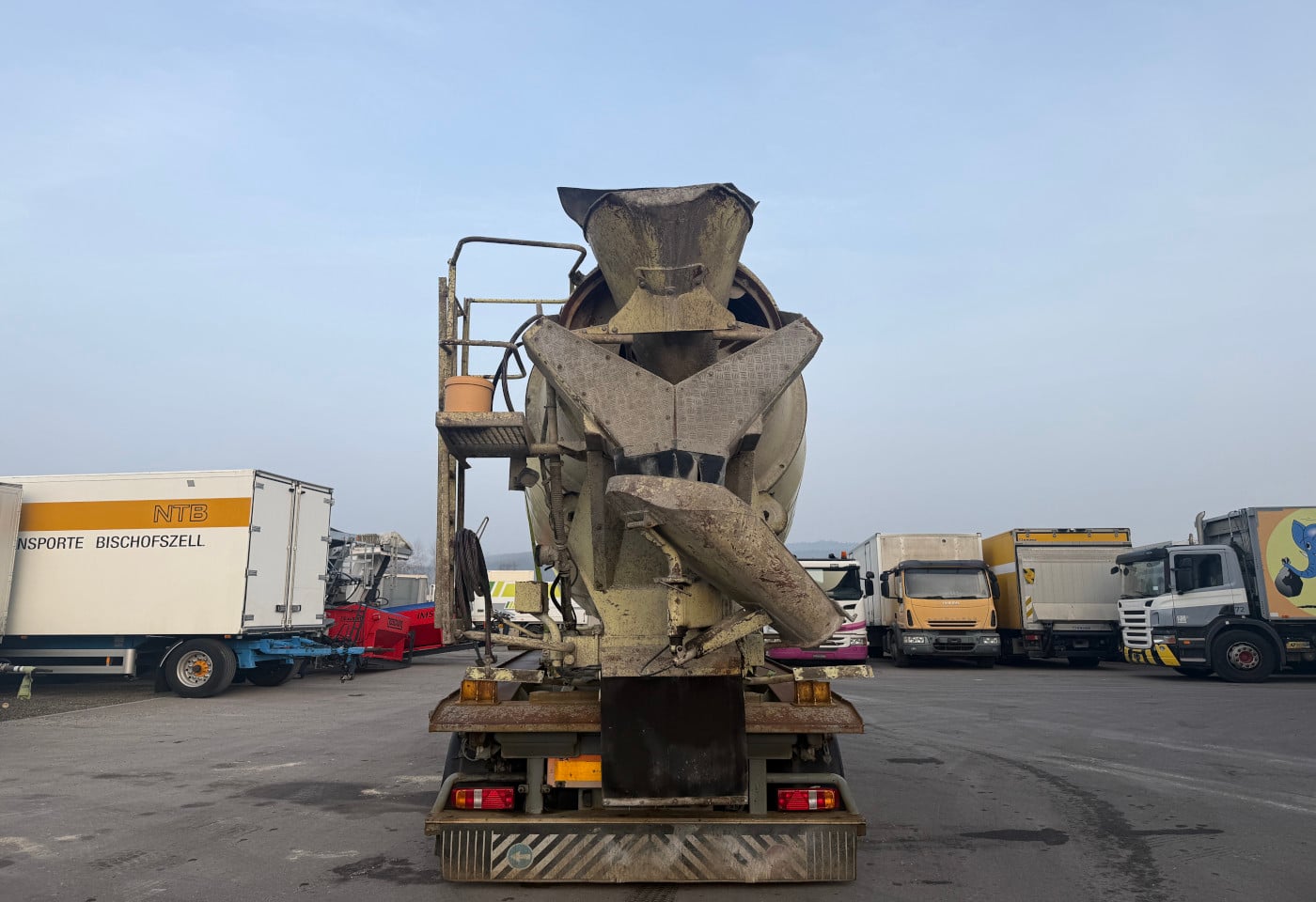 MOTO6625_2842362 vehicle image