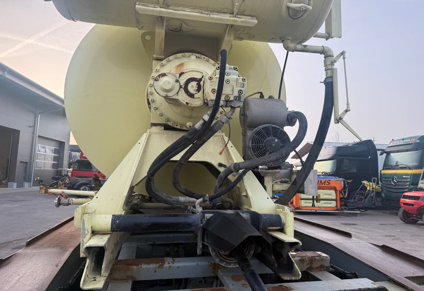 MOTO6625_2842362 vehicle image