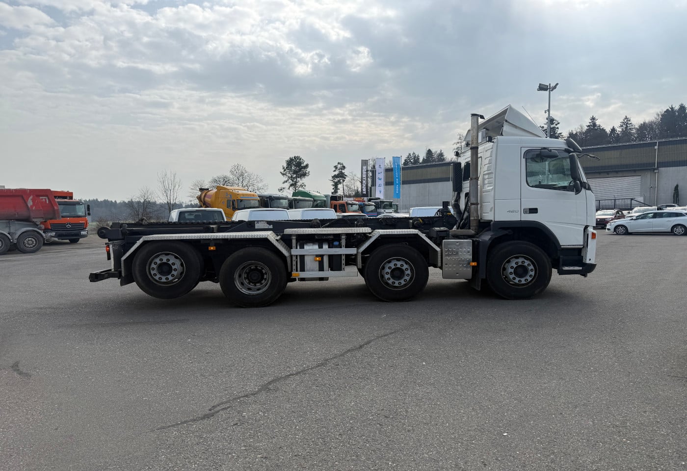 MOTO6625_2844730 vehicle image