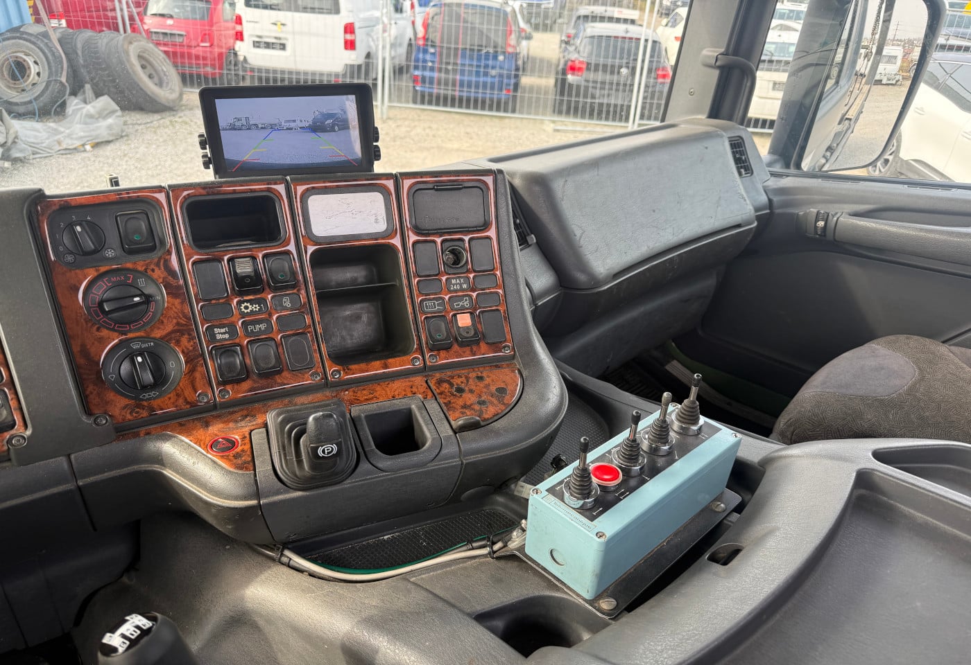 MOTO6625_2844731 vehicle image