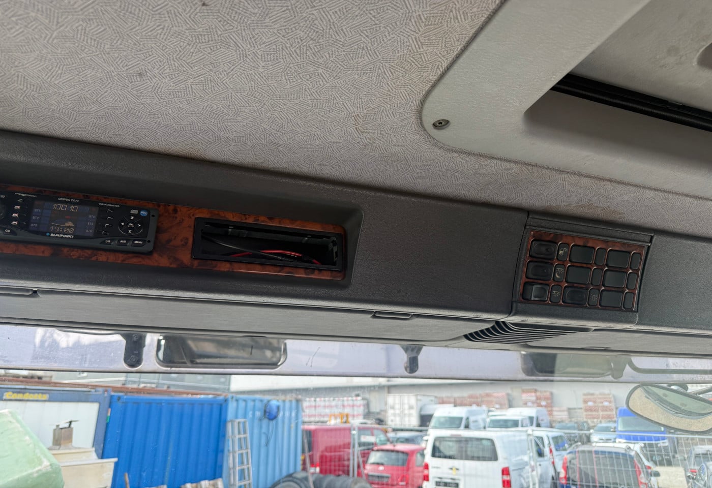 MOTO6625_2844731 vehicle image