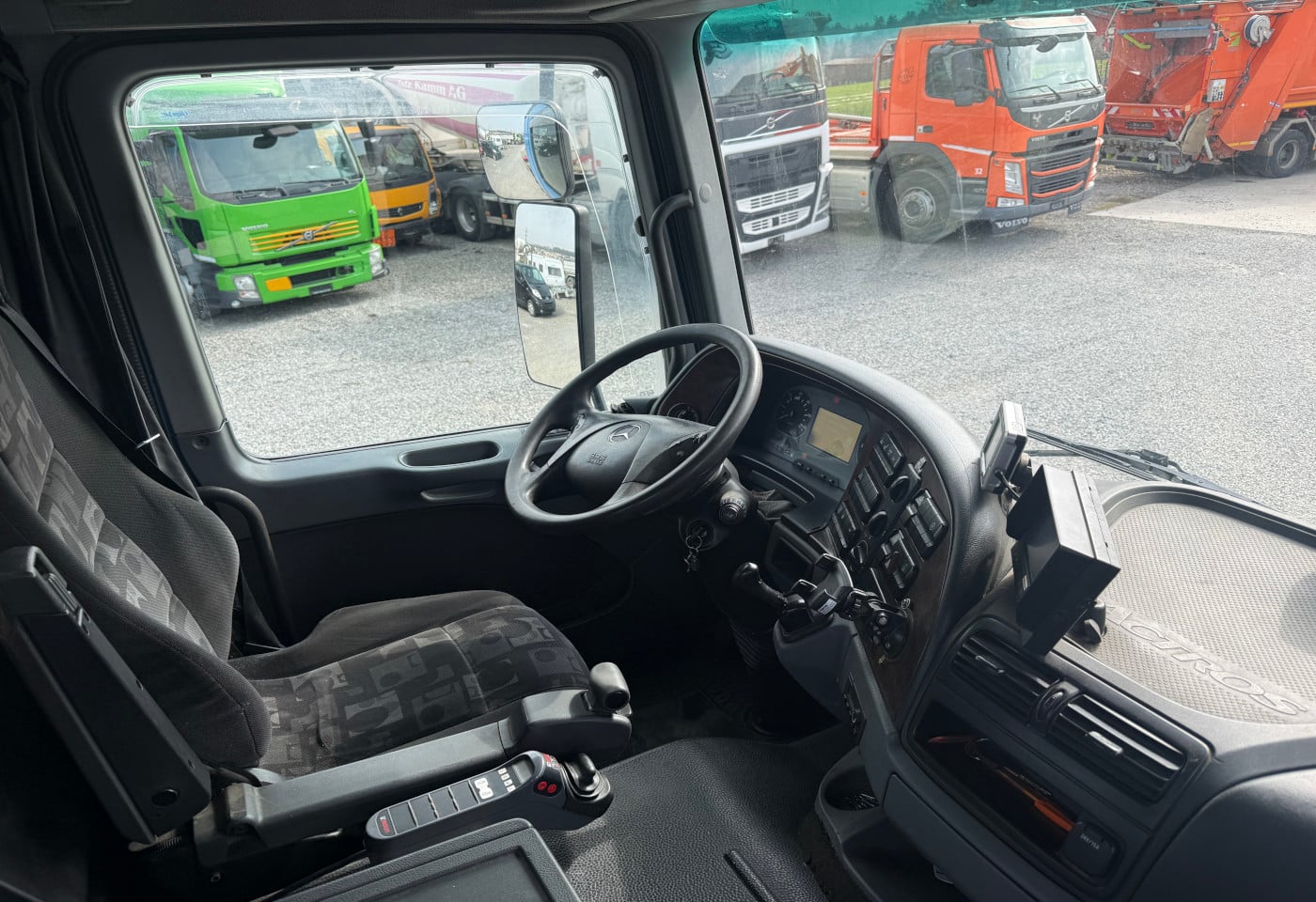 MOTO6625_2844388 vehicle image