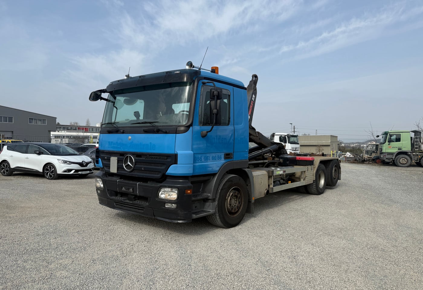 MOTO6625_2844388 vehicle image