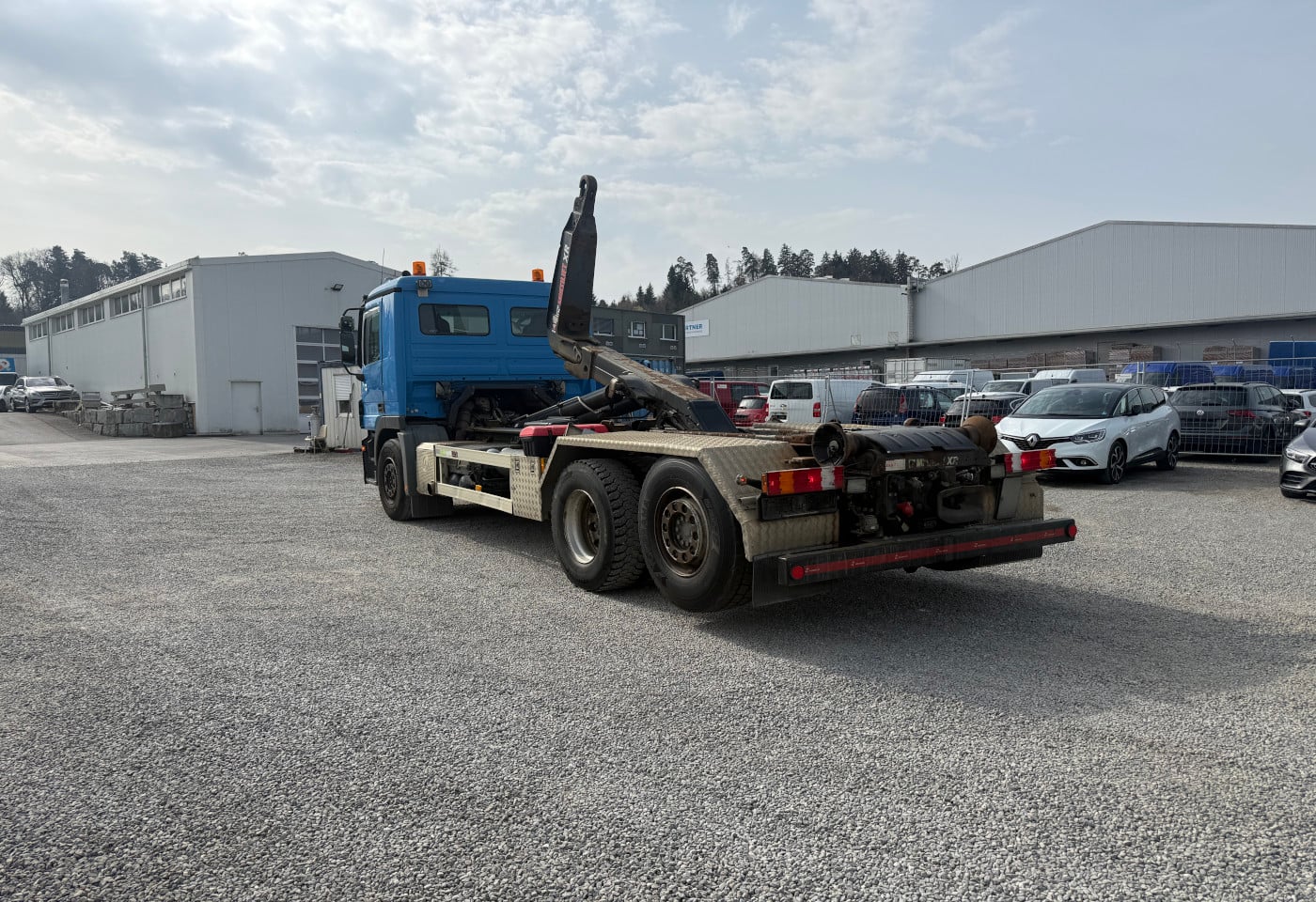 MOTO6625_2844388 vehicle image