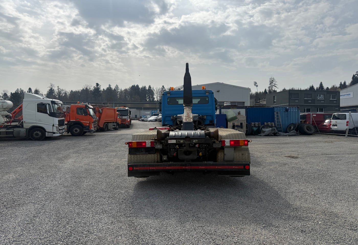 MOTO6625_2844388 vehicle image