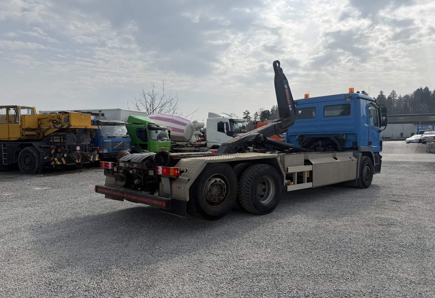 MOTO6625_2844388 vehicle image