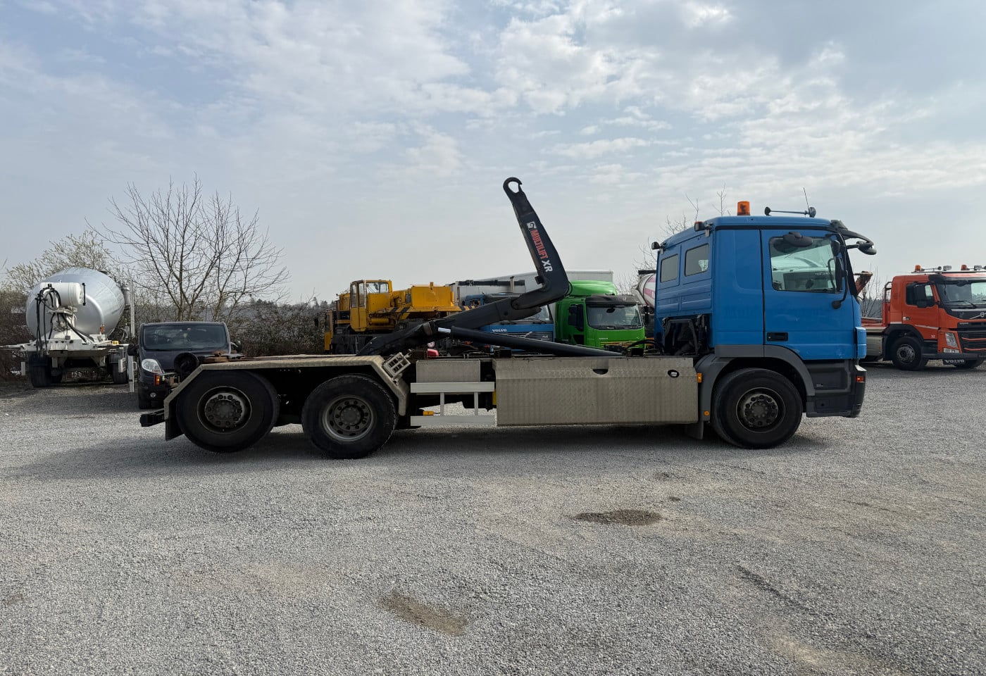 MOTO6625_2844388 vehicle image