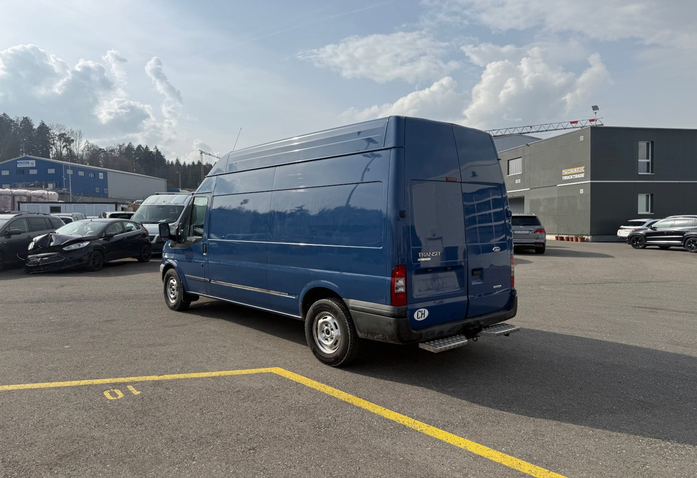 MOTO6625_2844733 vehicle image