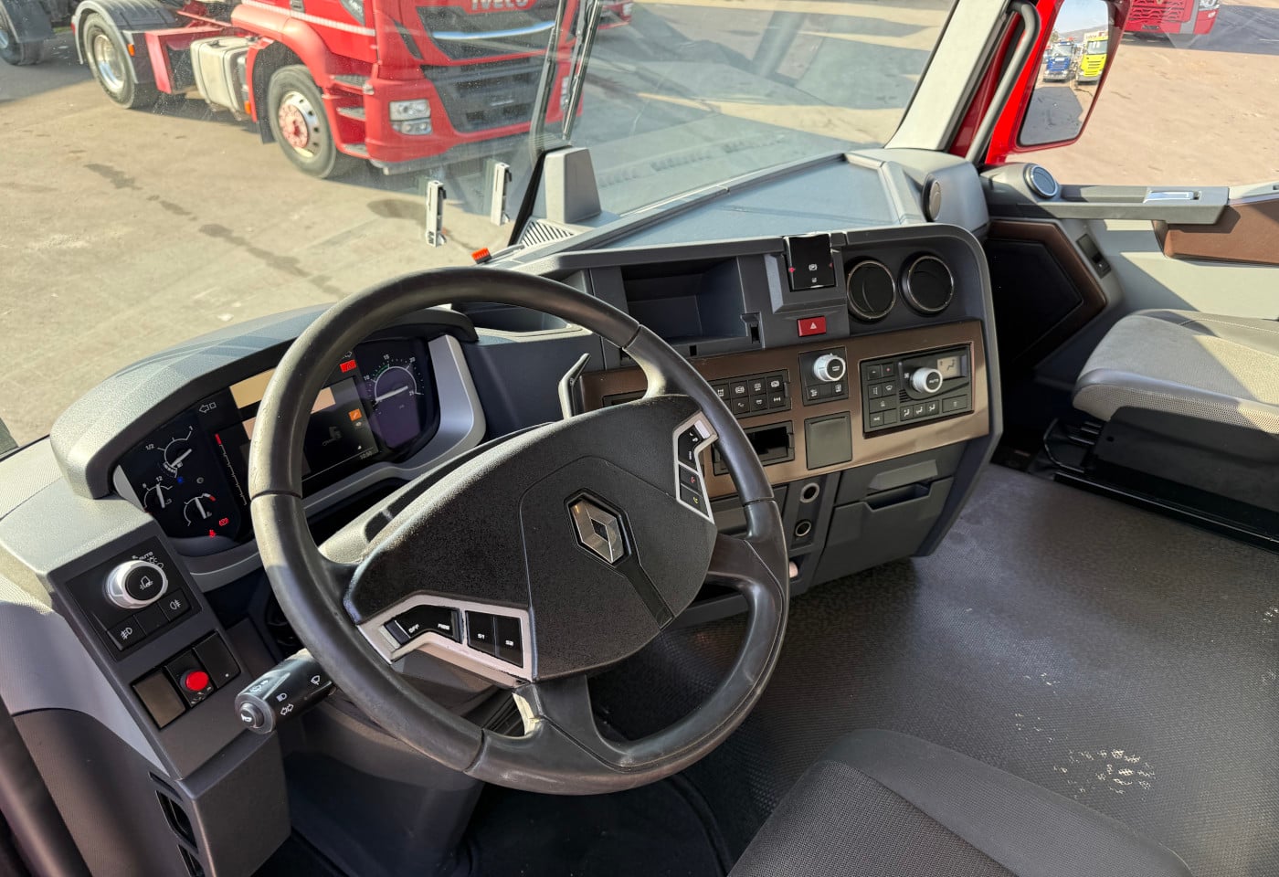 MOTO6625_2845323 vehicle image