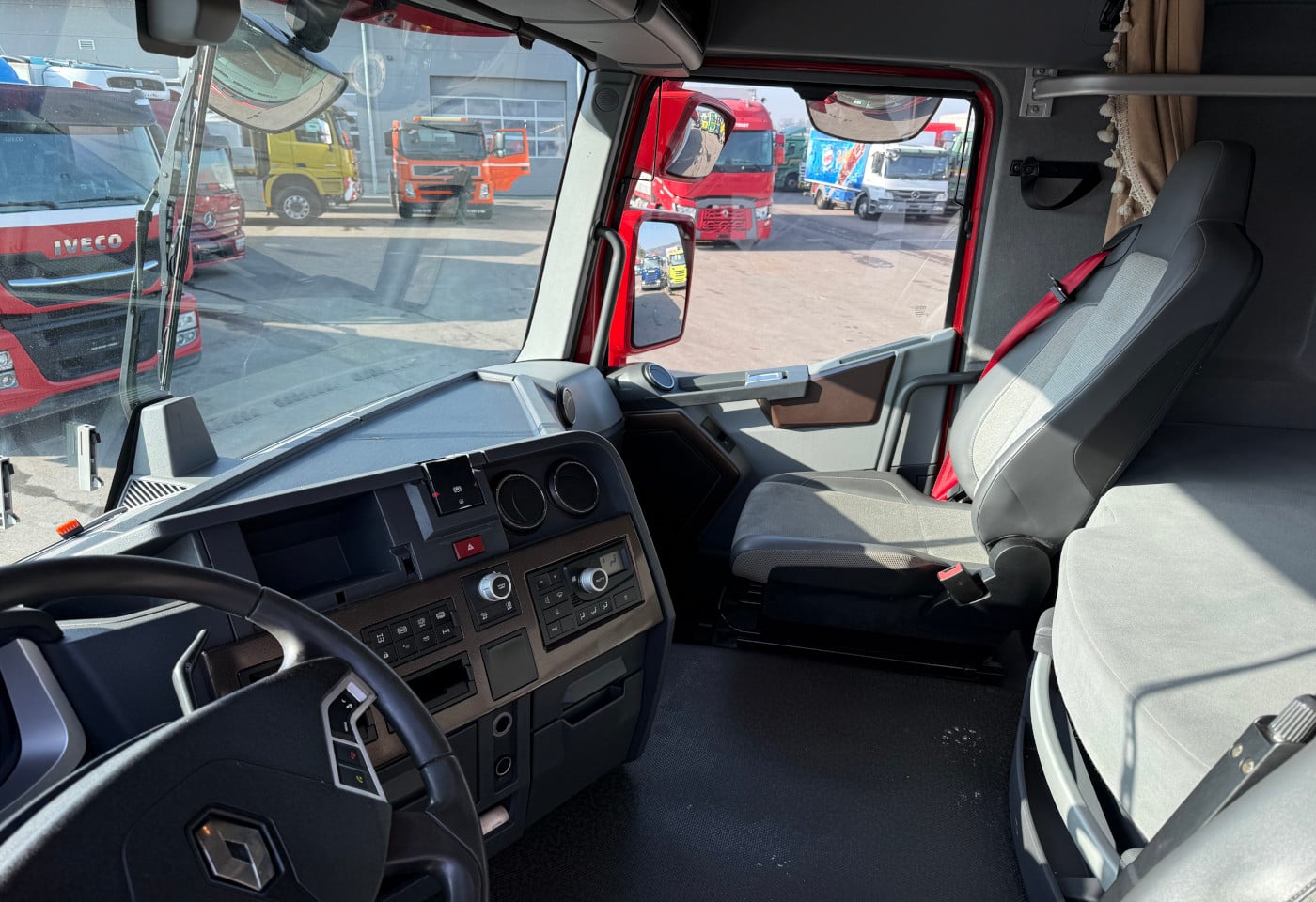 MOTO6625_2845323 vehicle image