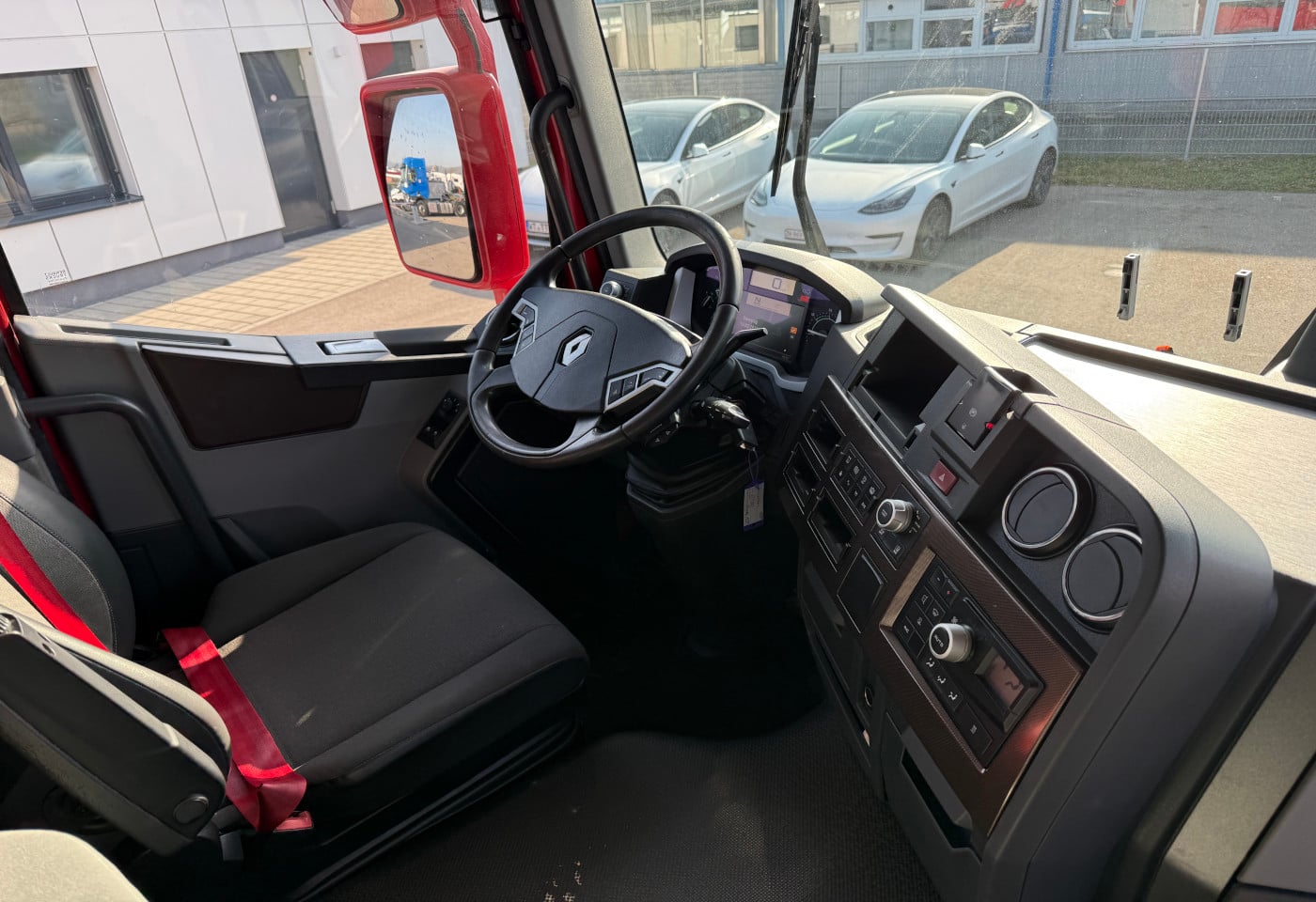 MOTO6625_2845323 vehicle image