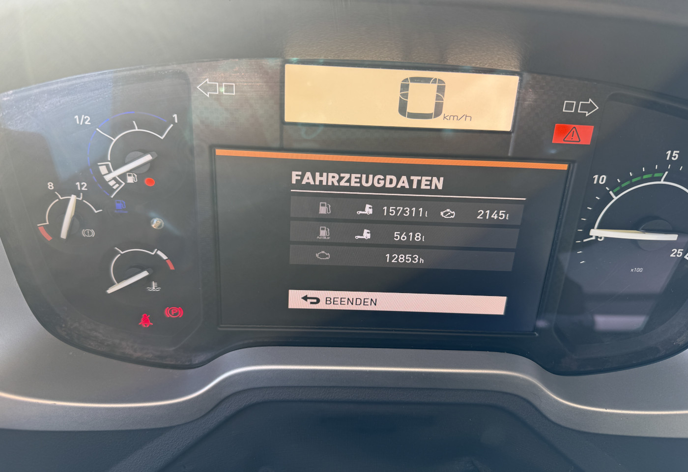 MOTO6625_2845324 vehicle image