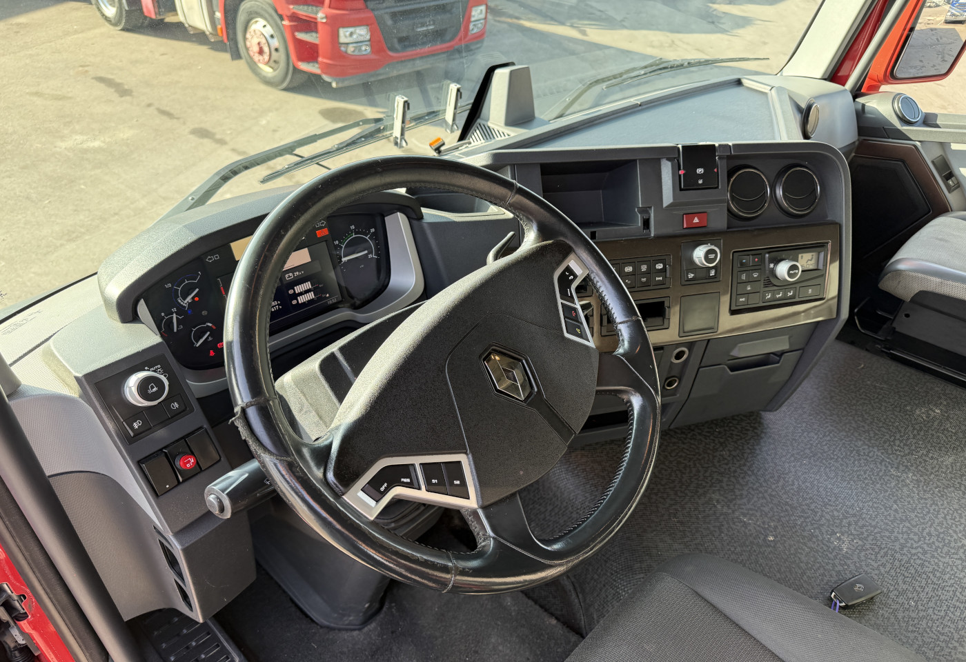 MOTO6625_2845324 vehicle image