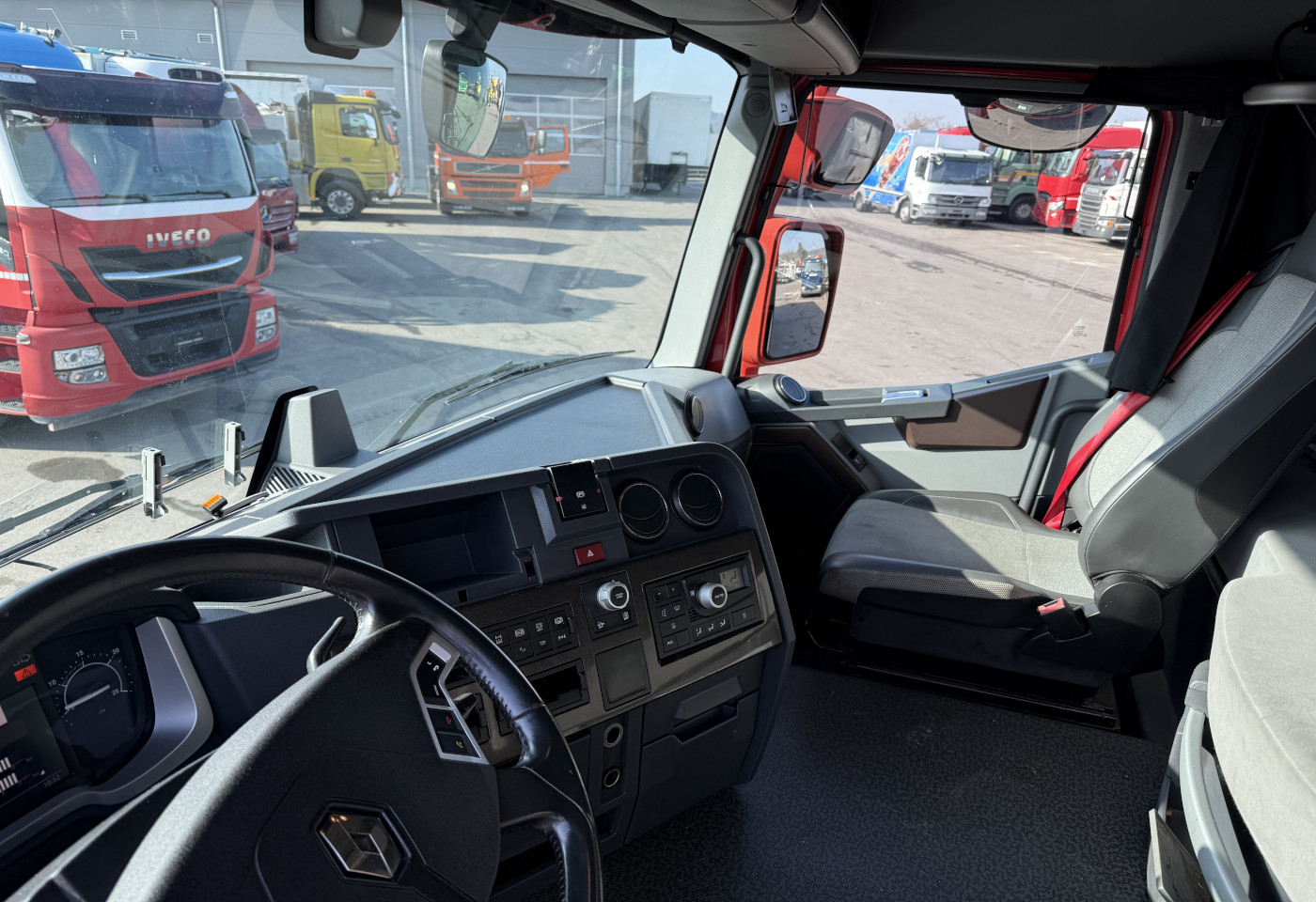 MOTO6625_2845324 vehicle image