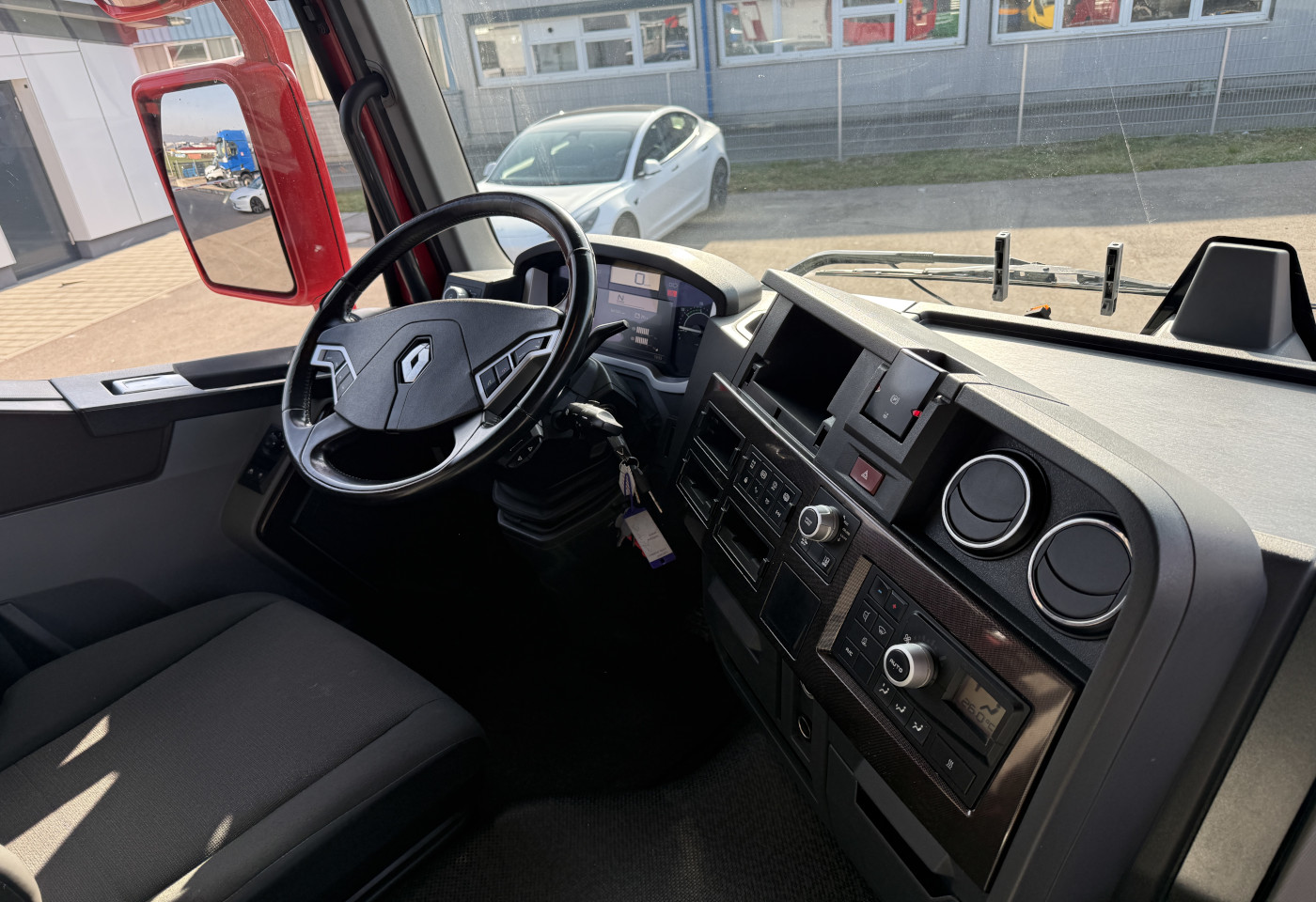 MOTO6625_2845324 vehicle image