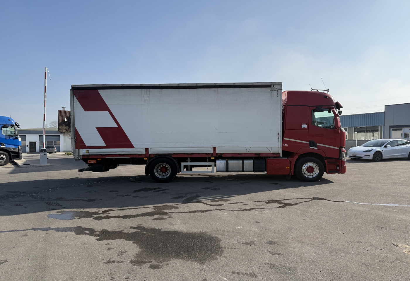 MOTO6625_2845324 vehicle image