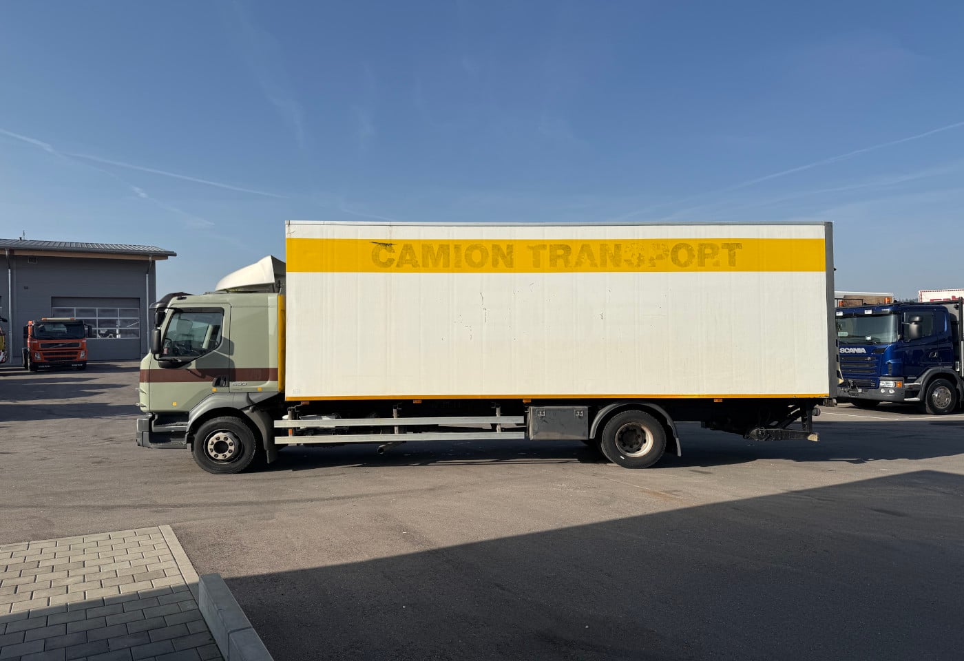 MOTO6625_2845671 vehicle image