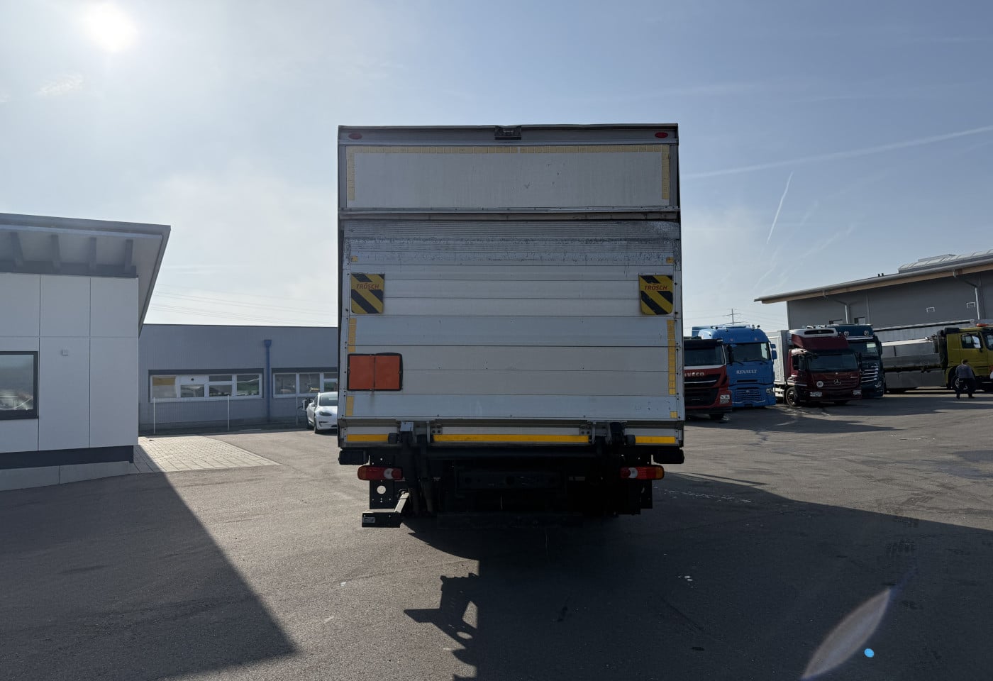 MOTO6625_2845671 vehicle image